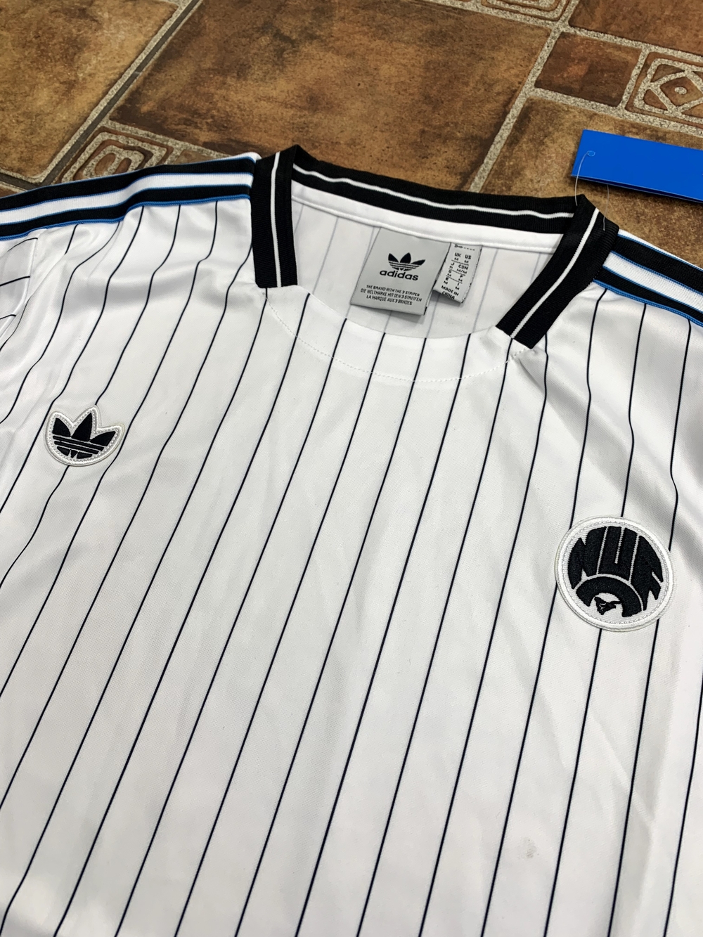 adidas Originals Newcastle United 2025/26 Terrace Icons Jersey Size M - Picture 6 of 6